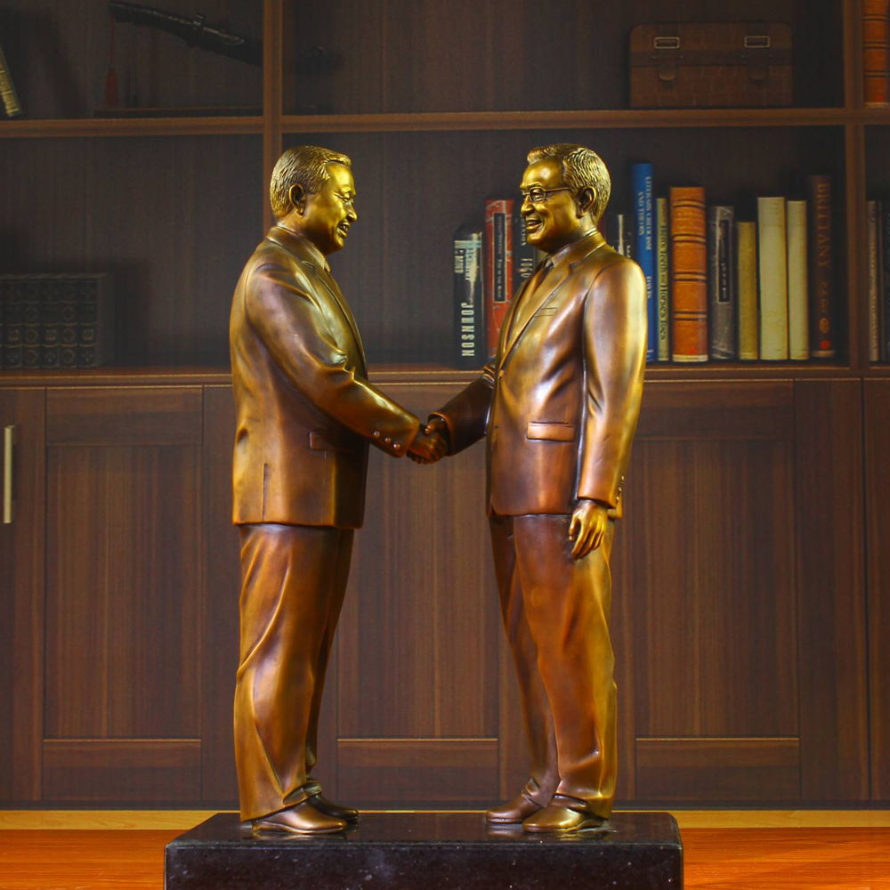 李克强总理铜雕像